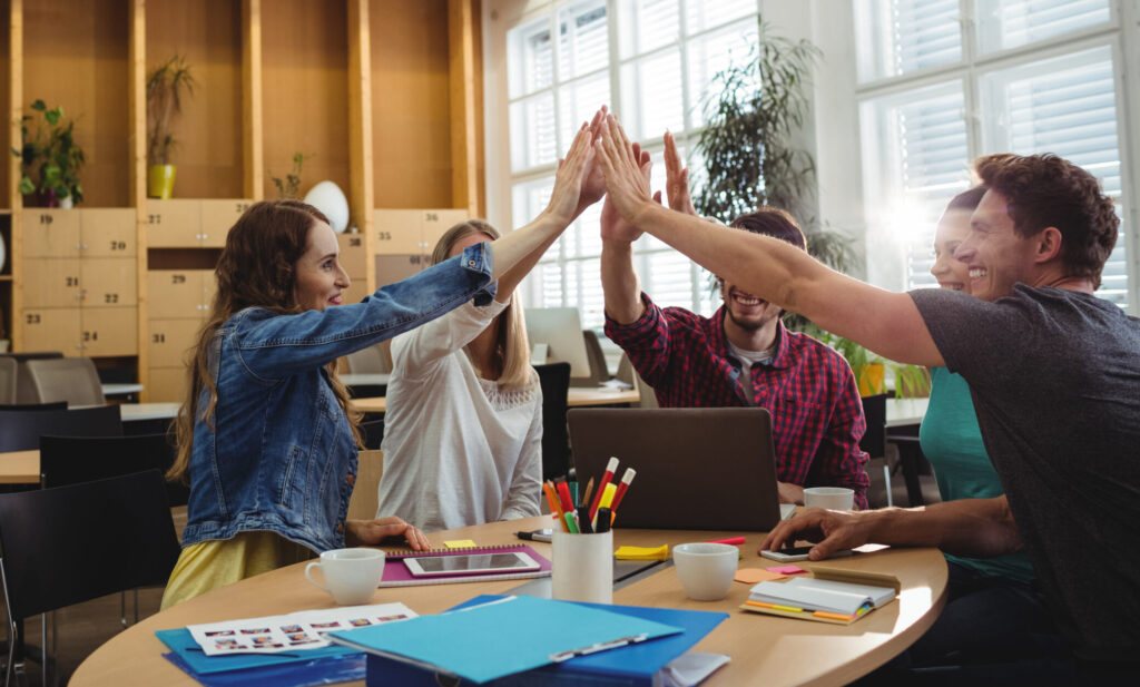 comunicazione interna con una digital work experience platform